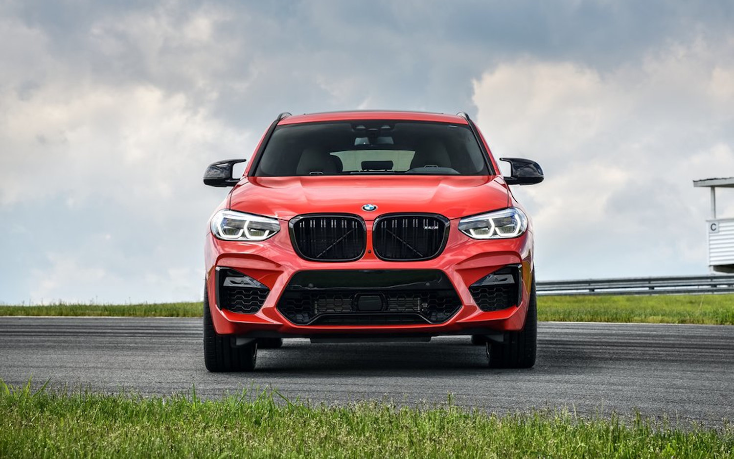 Bmw x4 сравнение комплектаций